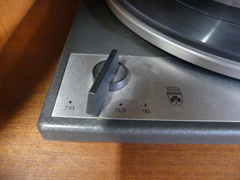 Grundig Audiomeubel met platenspeler