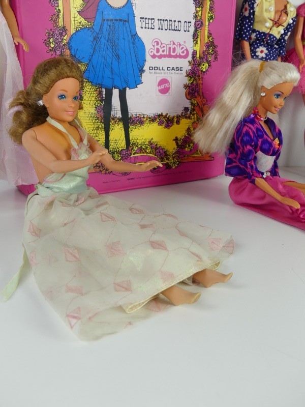 Vintage Barbie Koffer + poppen