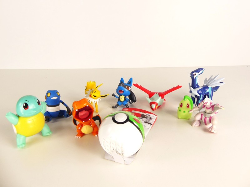 Lot Pokémon Figuren