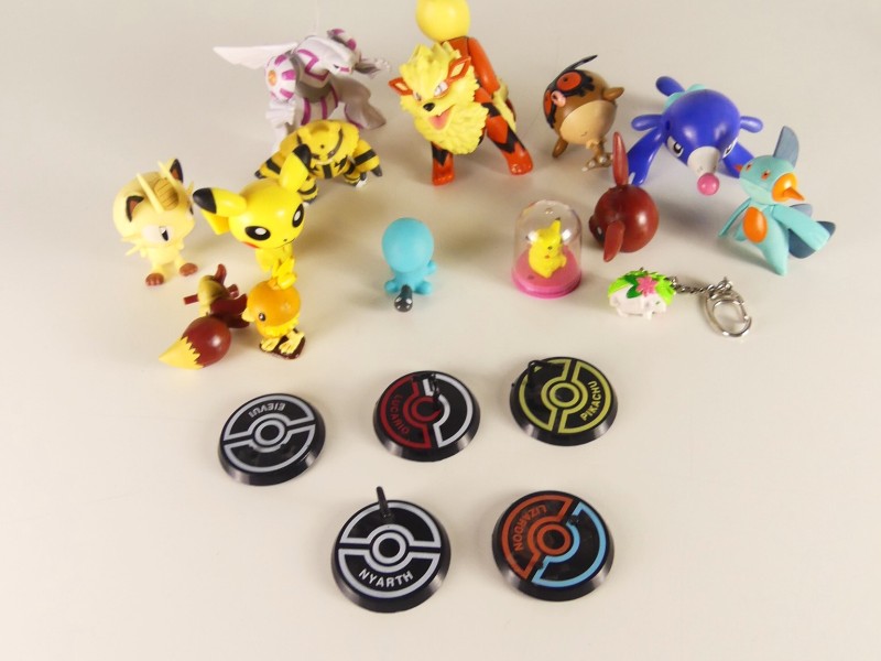 Lot Pokémon Figuren