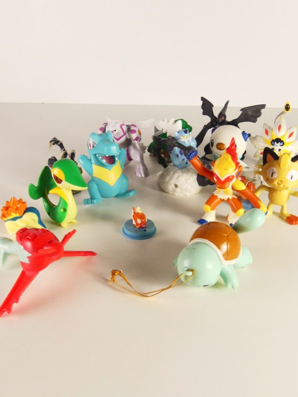 Lot Pokémon Figuren