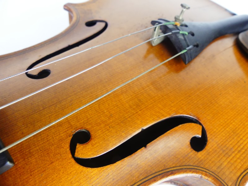 Viool gemerkt met Stradivarius