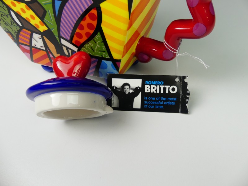 Romero Britto 'dance' theepot