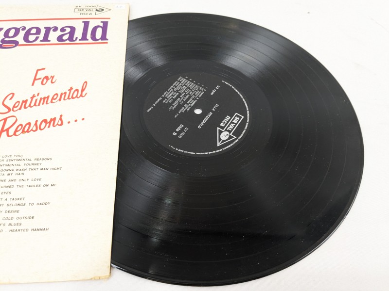 Ella Fitzgerald – For Sentimental Reasons