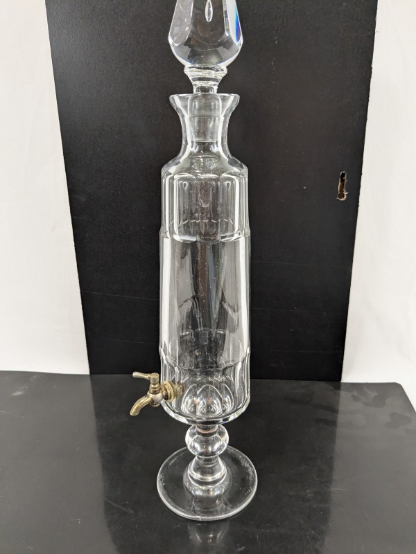 Kristallen geslepen decanter met kraantje [Val St Lambert]