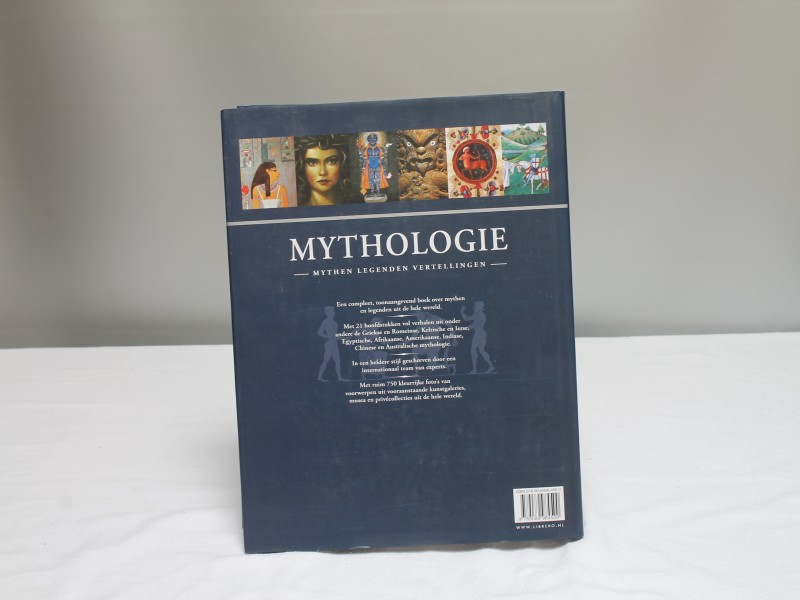 Boek " Mythologie - mythen legenden en vertellingen" (Art. 986)