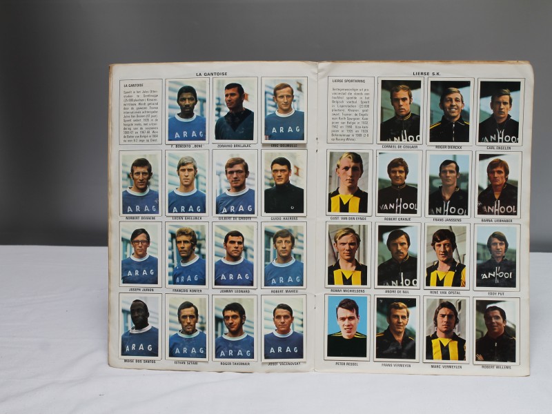 Verzamelalbum "Voetbalsterren Eerste Divisie 70/71 (Art. 970)