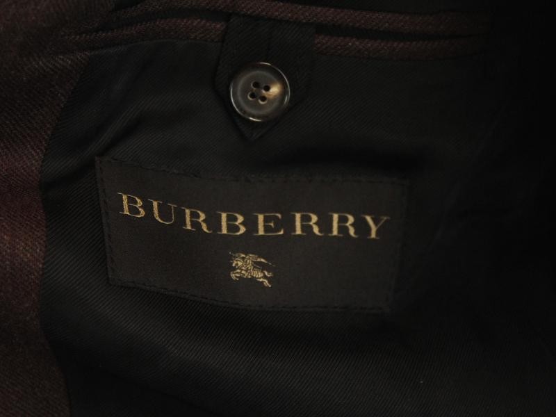 Prachtig vintage mantelpakje gemerkt Burberry - 100 % virgin wool