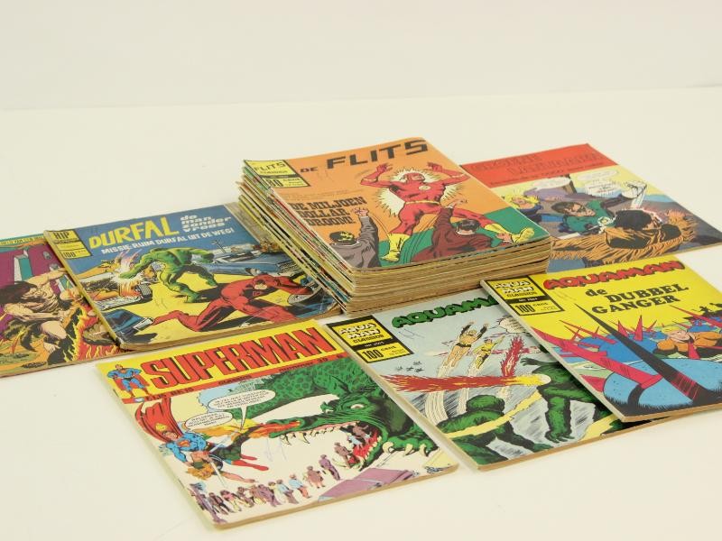 Lot van 22 superhelden comics - Nederlands