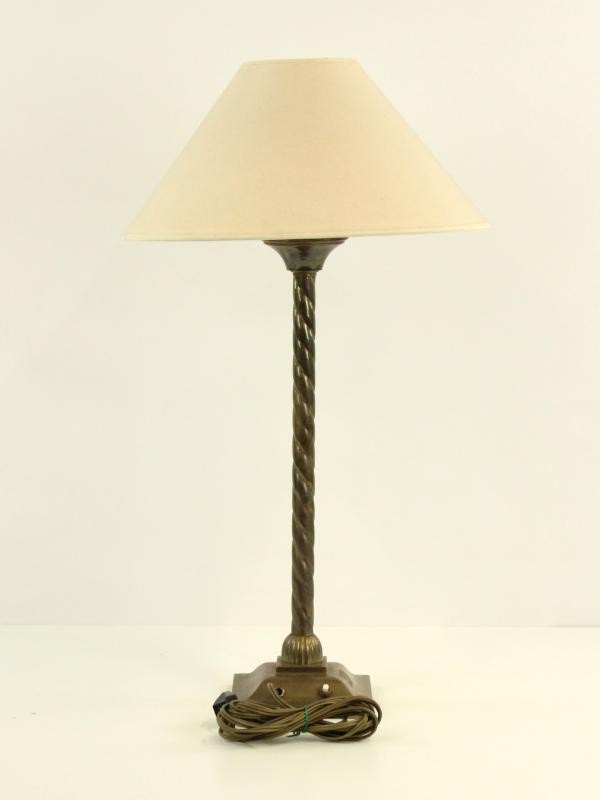 Klassieke Elegante Lamp met Crèmekleurige Kap