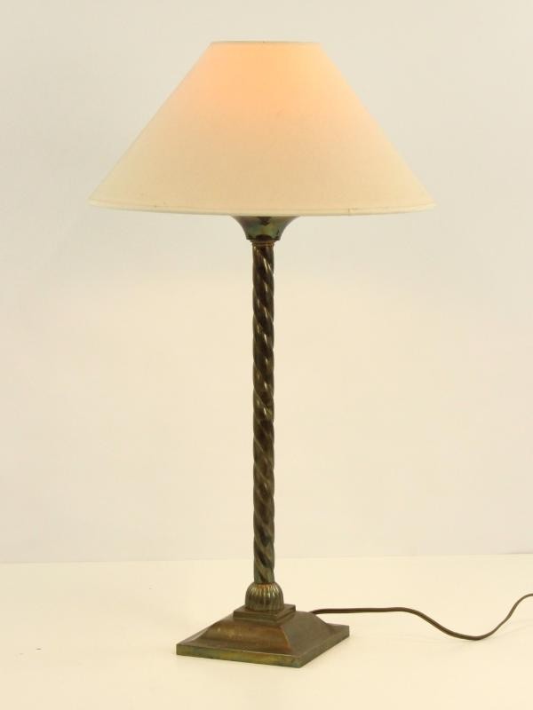 Klassieke Elegante Lamp met Crèmekleurige Kap