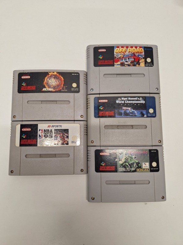 Lot van 5 Super Nintendo games (2)