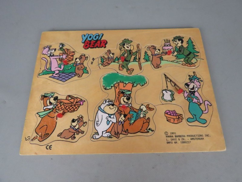 Vintage  houten legpuzzel "Yogi bear" (compleet)