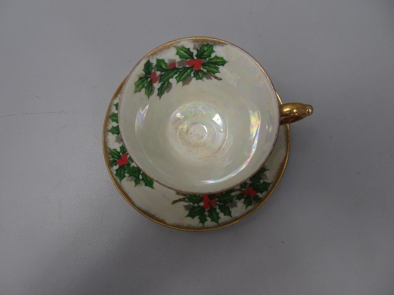 Vintage porseleinen servies in Ucagco stijl