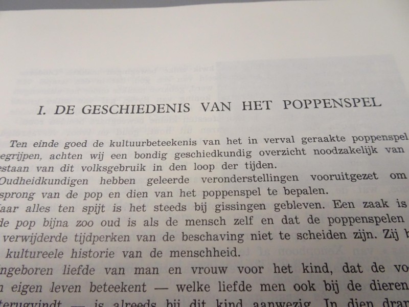 Hardcover boek "De Antwerpsche - Poesje zijn geschiedenis en zijn speelteksten door Jan De Schuyter"