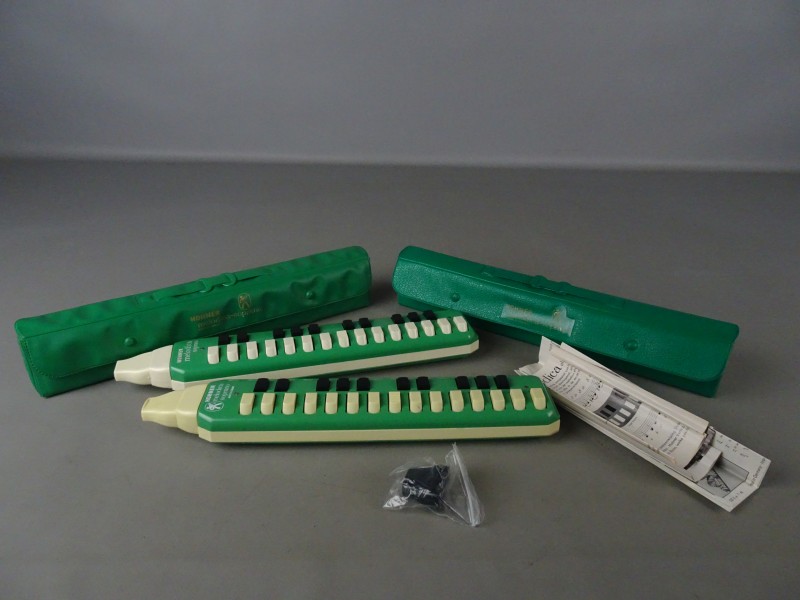 2 Hohner melodica's met handleiding en extra mondstuk