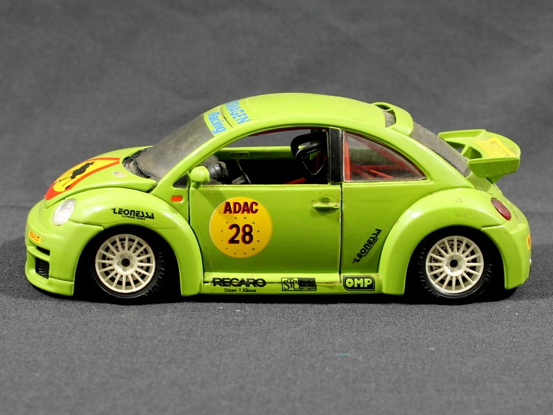 Vintage miniatuur Volkswagen New Beetle