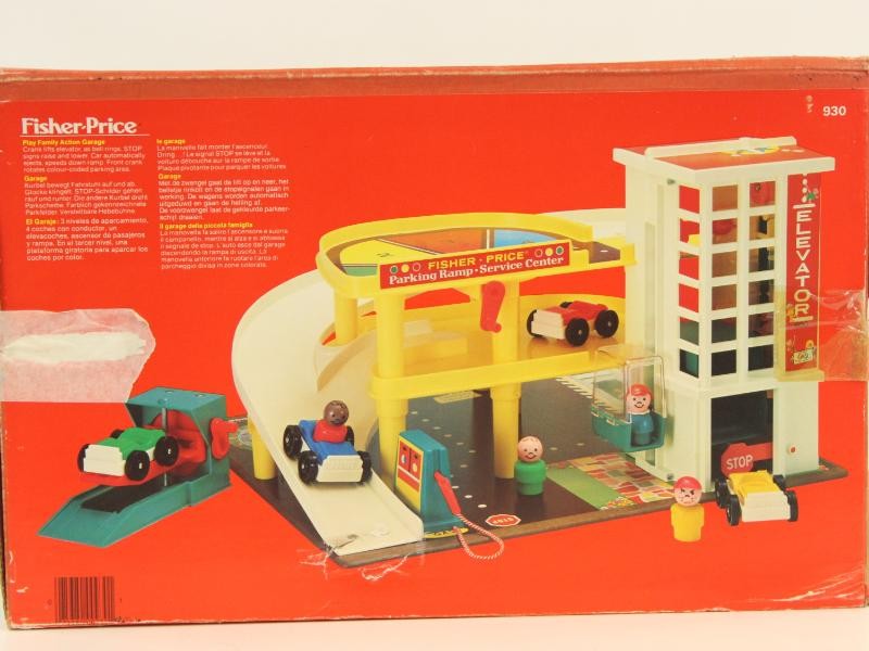 Vintage speelgoed in de originele doos: de Fisher Price parking garage serienummer 930