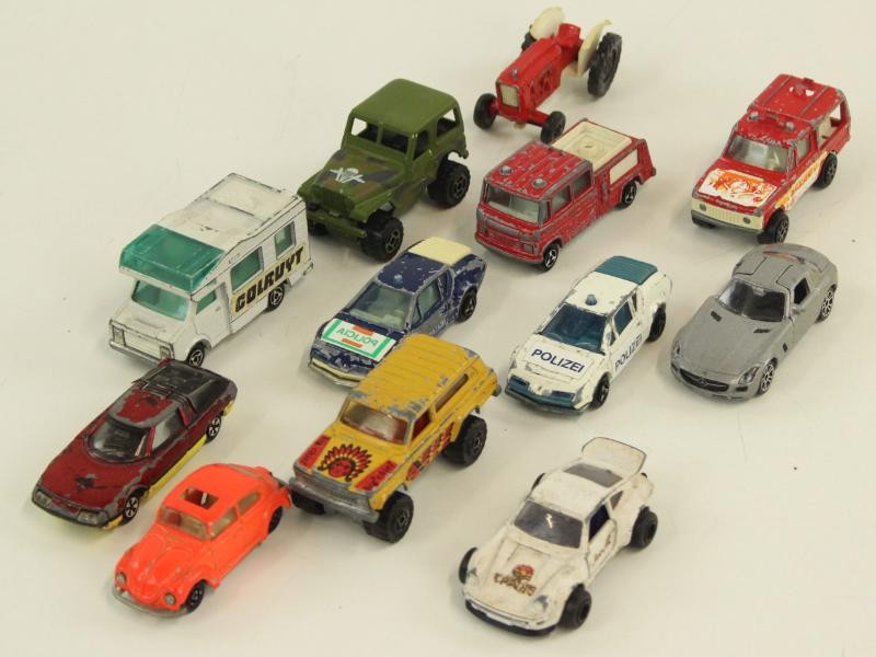 Duo Matchbox koffertjes gevuld met miniatuur auto's - 72 miniatuurauto's