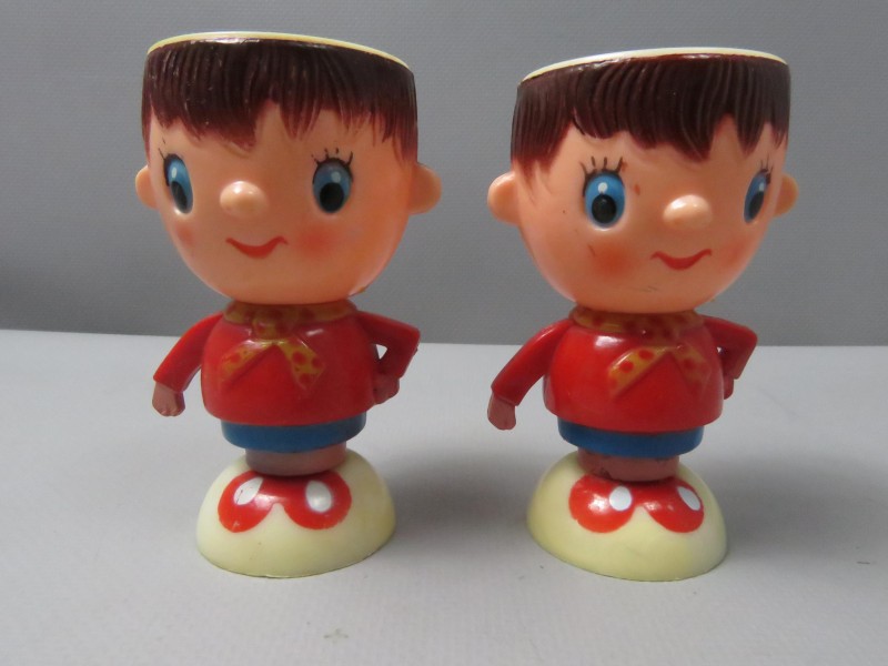 2 vintage kunststof "Enid Blyton Noddy" eierdoppen