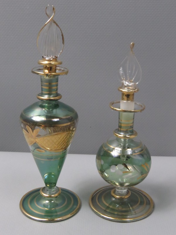 2 kleine Egyptische glazen parfumflesjes