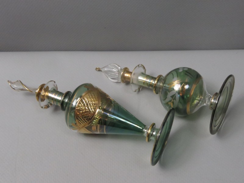 2 kleine Egyptische glazen parfumflesjes