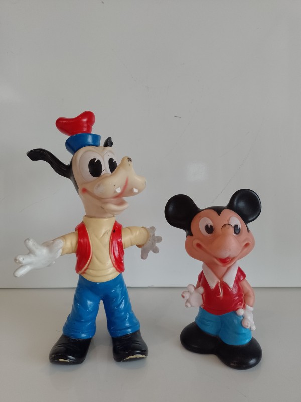 Vintage piepfiguren Goofy en Mickey Mouse