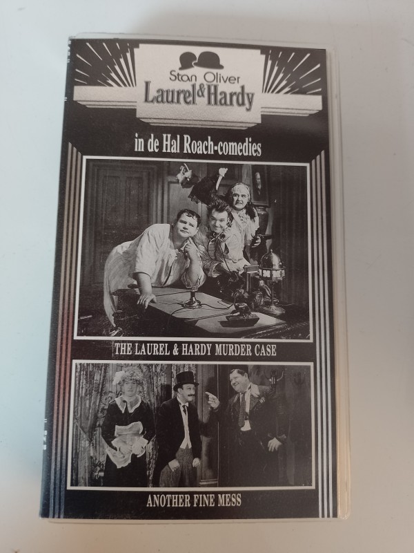 14 VHS videobanden Stan Laurel en  Oliver Hardy