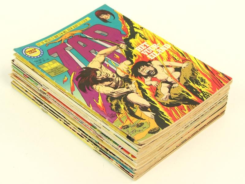 Lot van 22 superhelden comics - Nederlands