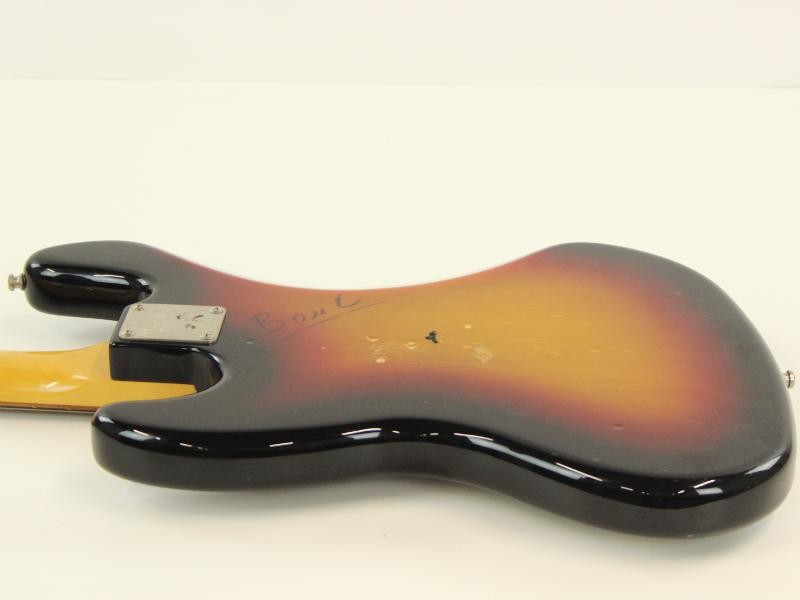 Fender Modern Player Jazz Bass® (2011-2013)