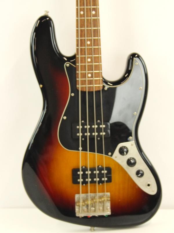 Fender Modern Player Jazz Bass® (2011-2013)