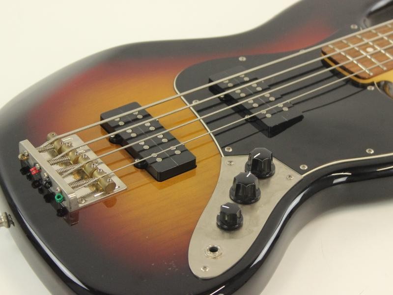 Fender Modern Player Jazz Bass® (2011-2013)