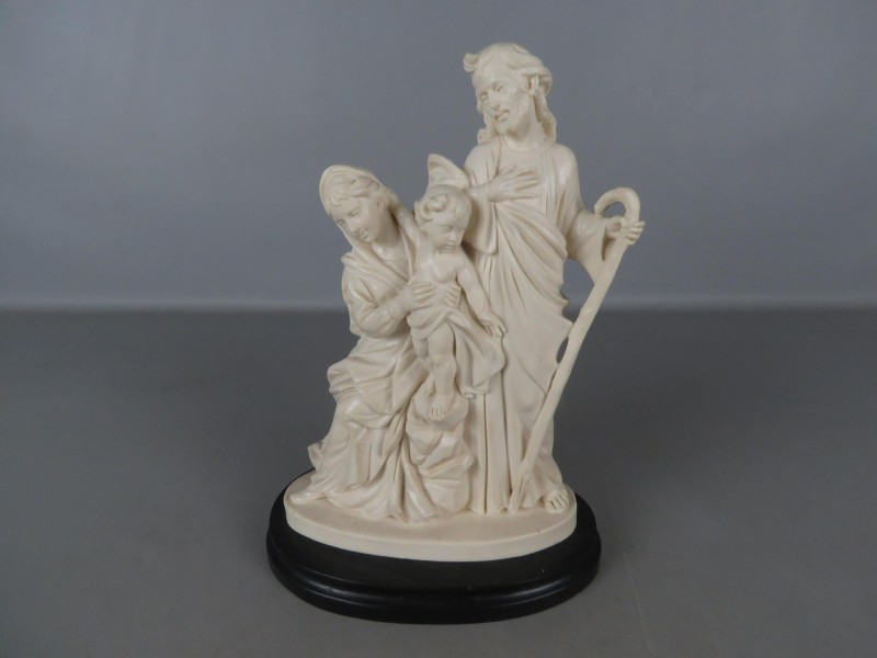 Resin heiligbeeld "Jozef, Maria en Jezus"