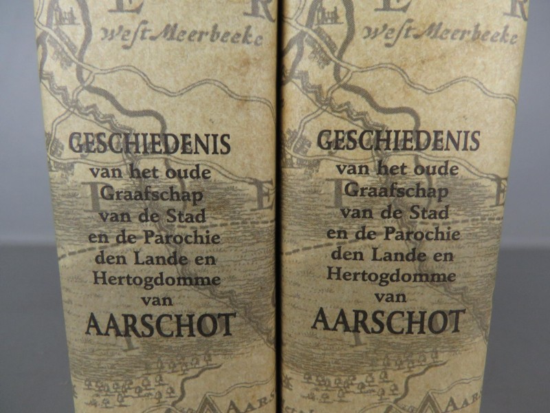 2 delen hardcover boeken "Geschiedenis van het oude Graafschap van de stad en de Parochie den Lande en Hertogdomme van Aarschot