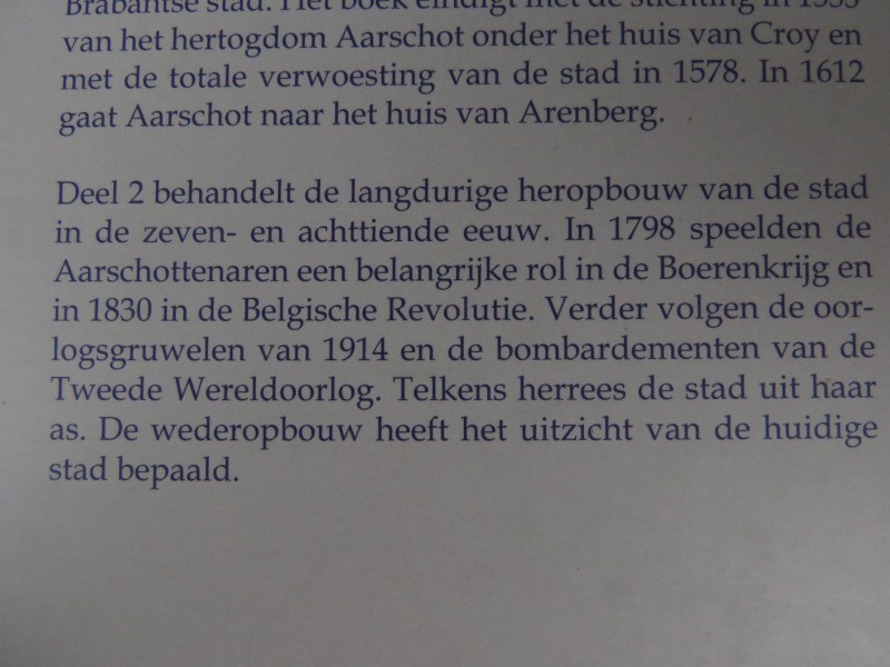 2 hardcover boeken "Aarschot 800 jaar deel 1 en 2"