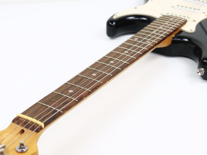 C. Giant Stratocaster Elektrische Gitaar