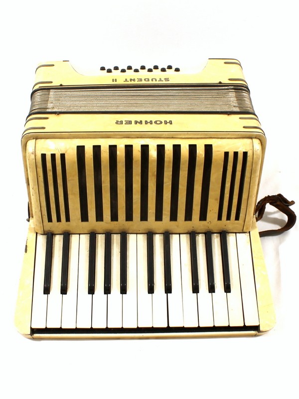 Vintage Hohner Student II accordeon