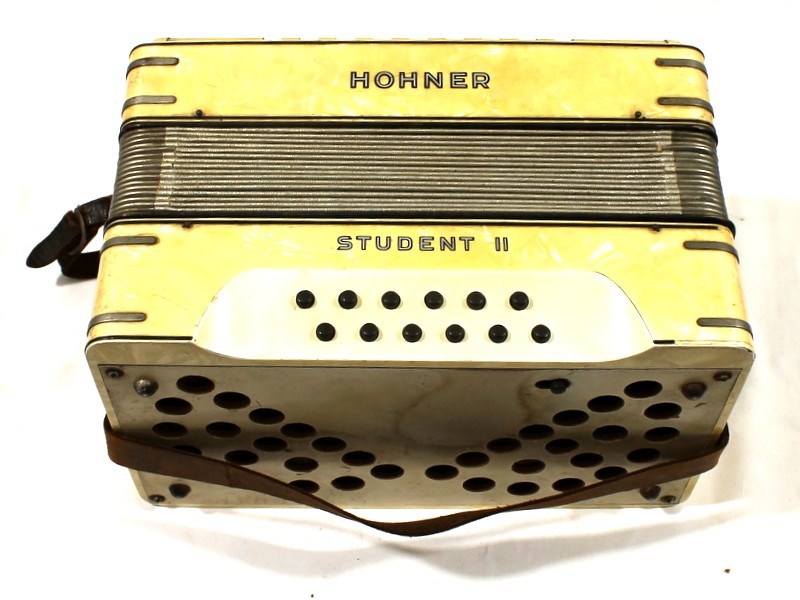 Vintage Hohner Student II accordeon