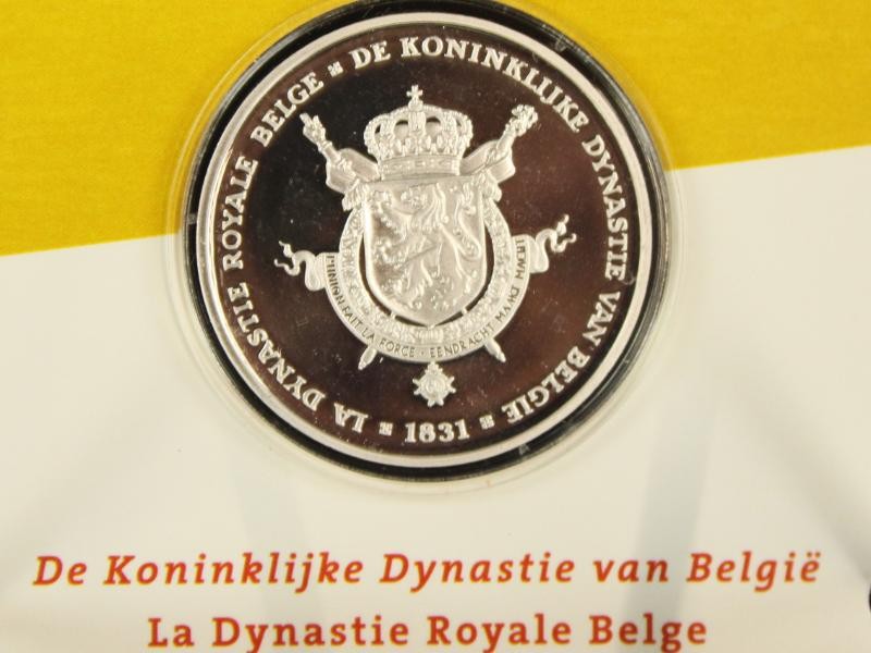 De Koninklijke Dynastie van België in munten (verzilverd brons)