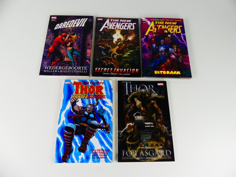 Lot Marvel comics en Limited Adamantium Collection Wolverine handschoen.