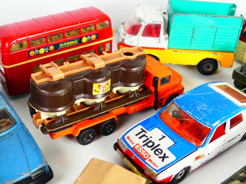 Vintage lot van gemengde autotjes - Corgi