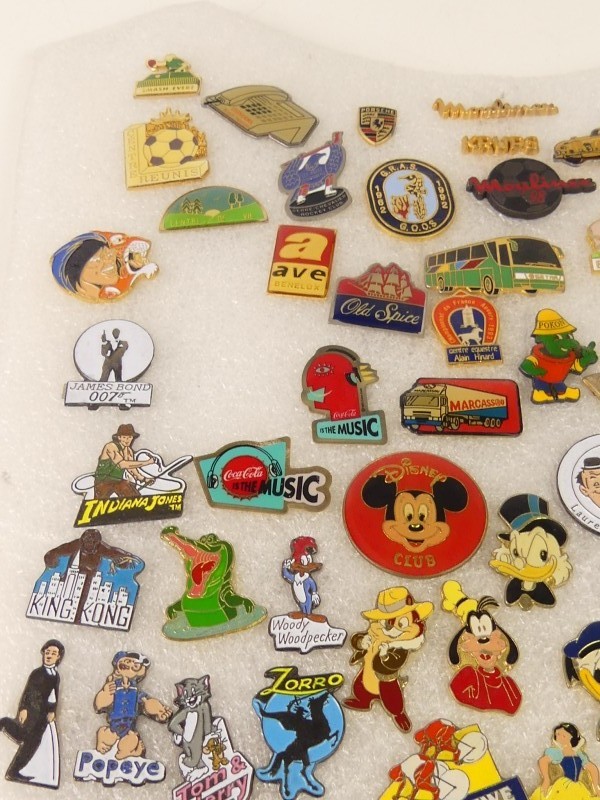 Lot met vintage pins