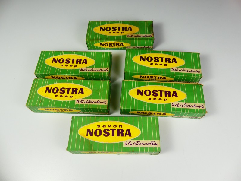 Lot vintage Sunlight en Nostra zeep