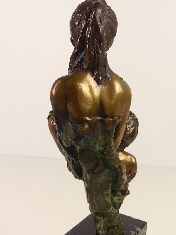 Bronzen beeld André Paor