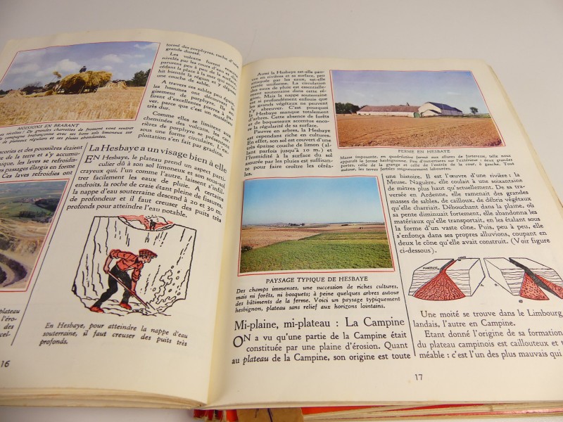 Lot Chromo's albums ''La Geographie de Belgique'' en ''La Geographie- de L'Europe''