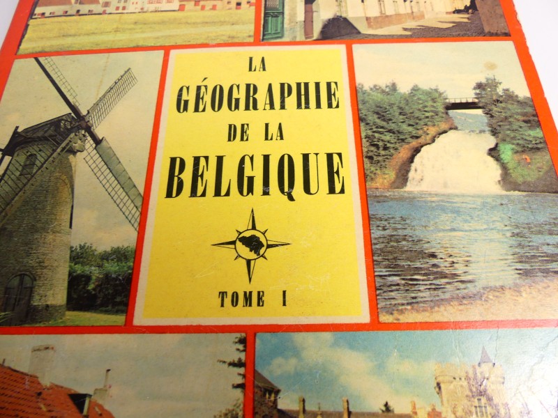 Lot Chromo's albums ''La Geographie de Belgique'' en ''La Geographie- de L'Europe''