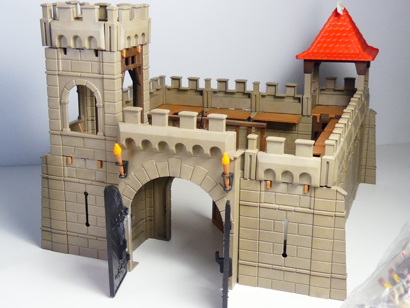 Playmobil Kasteelpoort + Middeleeuwse gevangenistoren