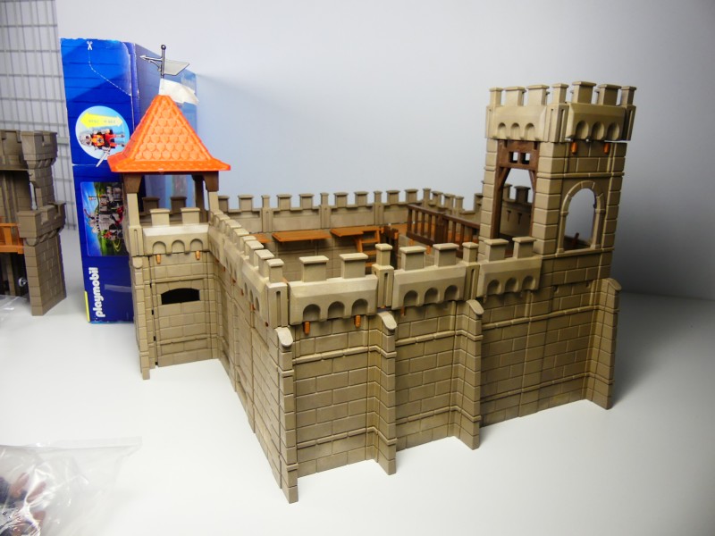 Playmobil Kasteelpoort + Middeleeuwse gevangenistoren