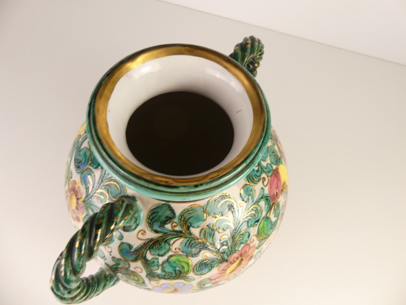 Vintage italiaanse majolica-vaas