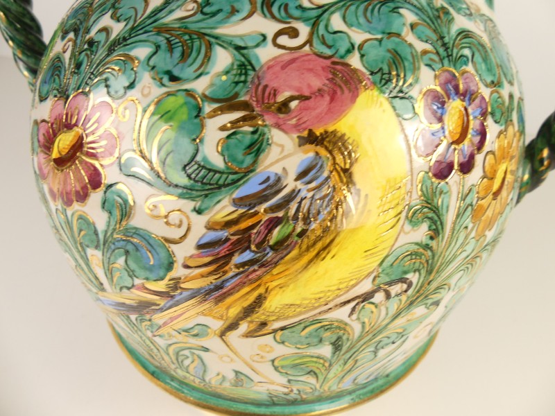 Vintage italiaanse majolica-vaas